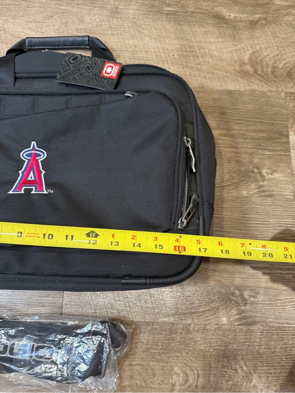 NWT OGIO ELEMENT MESSENGER BAG LOS ANGELES ANGELS OF ANAHEIM MLB